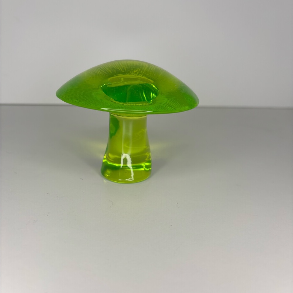 Vintage Mid Century Viking Lime Uranium Glass Mushroom - Picture 11 of 12